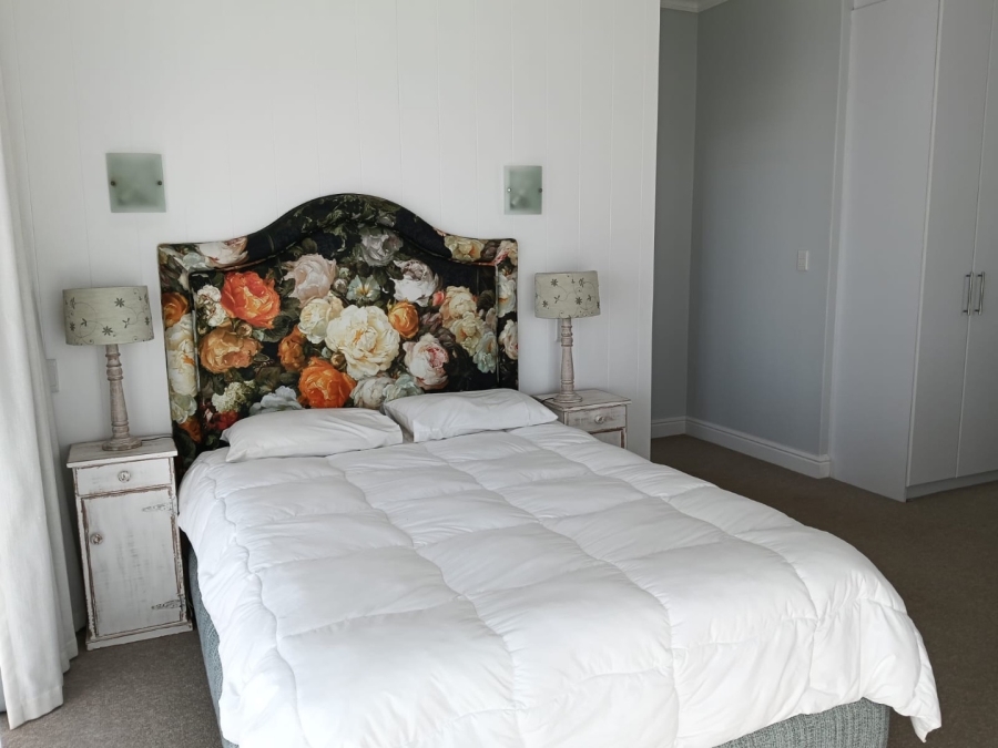 6 Bedroom Property for Sale in Wavecrest Eastern Cape